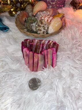 3/$25 Pink Shell Stretch Bracelet